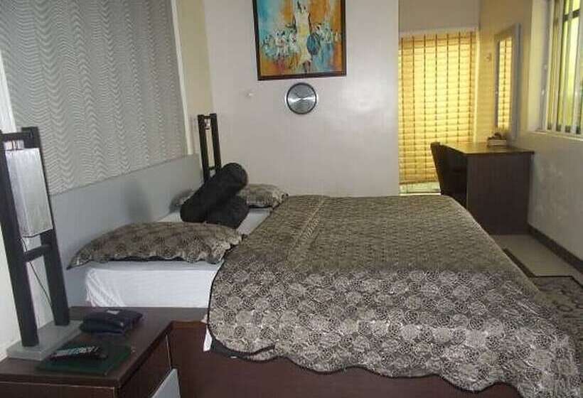 هتل Beverly Heels