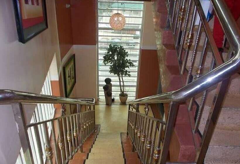 هتل Beverly Heels