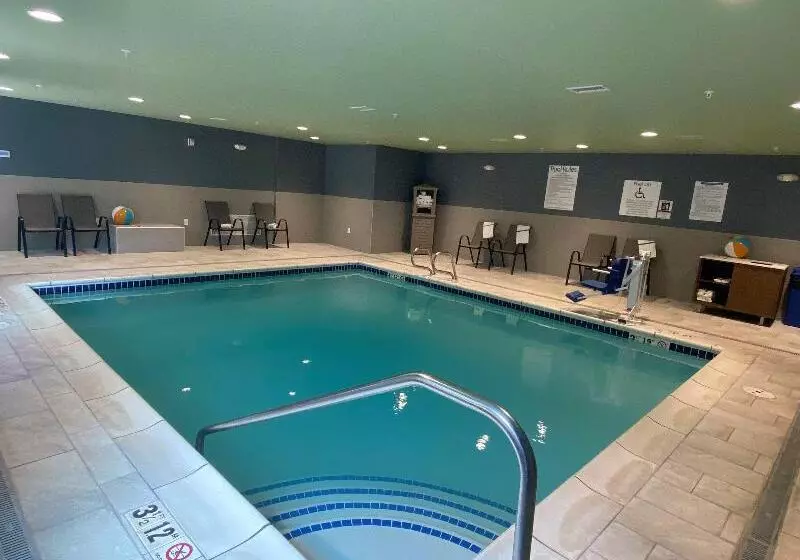 Hotelli Holiday Inn Express & Suites   Camas, An Ihg