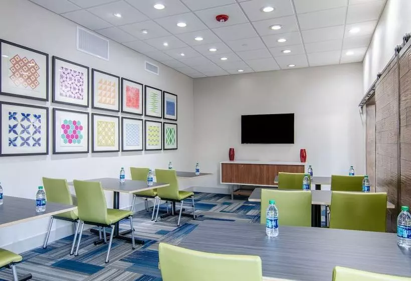 ホテル Holiday Inn Express & Suites Atchison, An Ihg