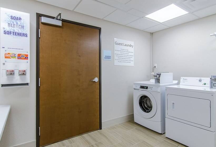 Отель Holiday Inn Express & Suites   Atchison, An Ihg