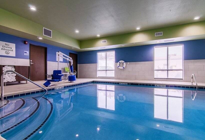 Отель Holiday Inn Express & Suites   Atchison, An Ihg