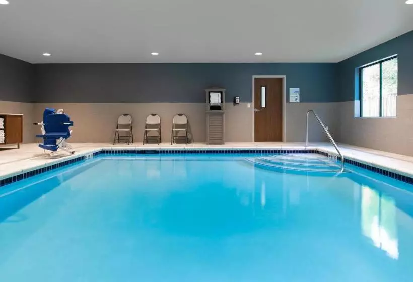 Hotelli Holiday Inn Express & Suites   Camas, An Ihg