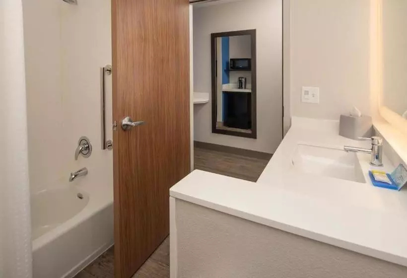 Hotelli Holiday Inn Express & Suites   Camas, An Ihg