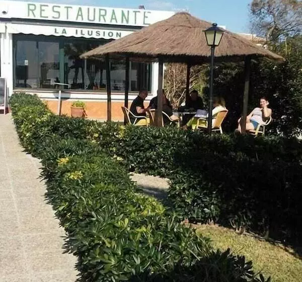 هتل Hostal Restaurante La Ilusión