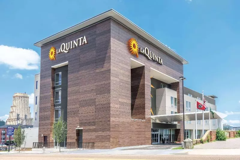 ホテル La Quinta Inn & Suites By Wyndham Memphis Downtown