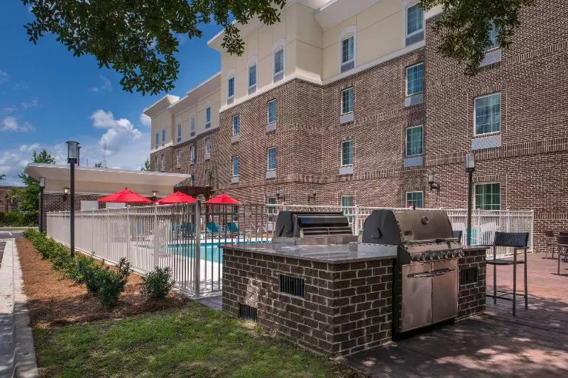 Hotelli Towneplace Suites By Marriott Charlestonwest Ashley