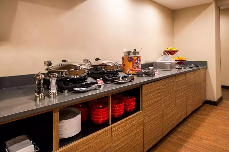 Hotelli Towneplace Suites By Marriott Charlestonwest Ashley