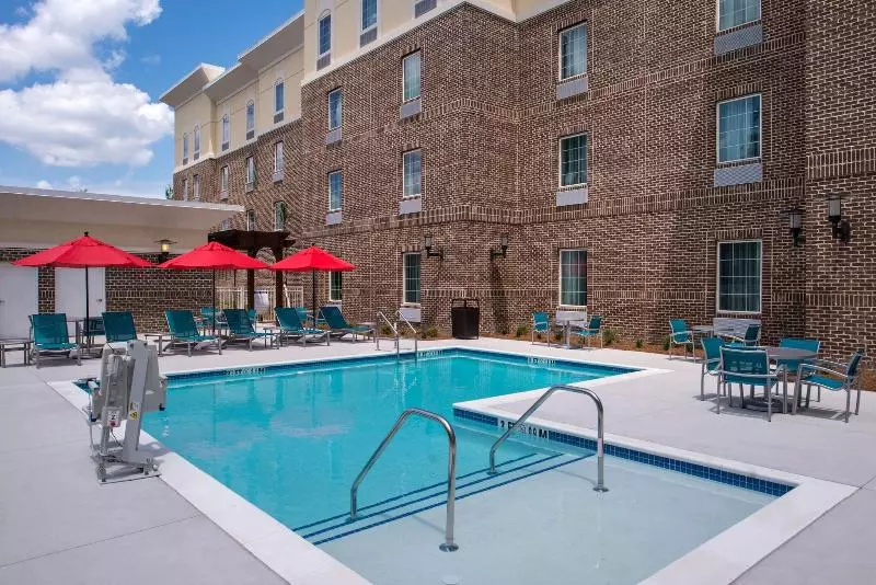 Hotelli Towneplace Suites By Marriott Charlestonwest Ashley