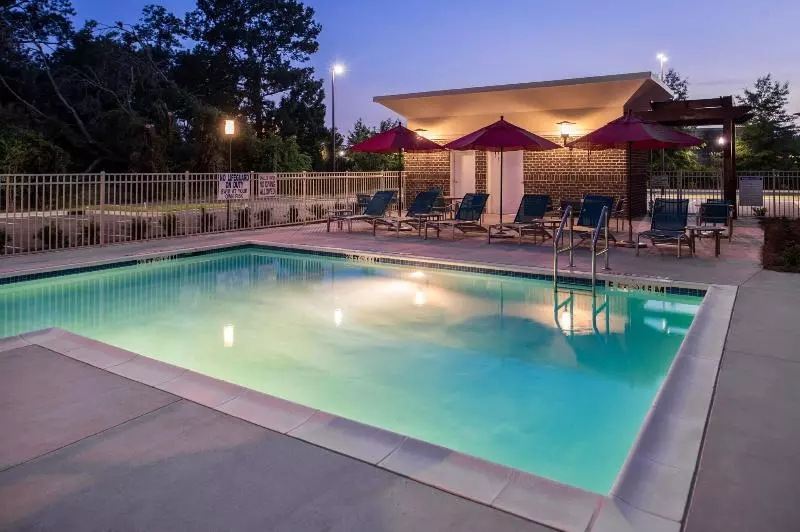 Hotelli Towneplace Suites By Marriott Charlestonwest Ashley