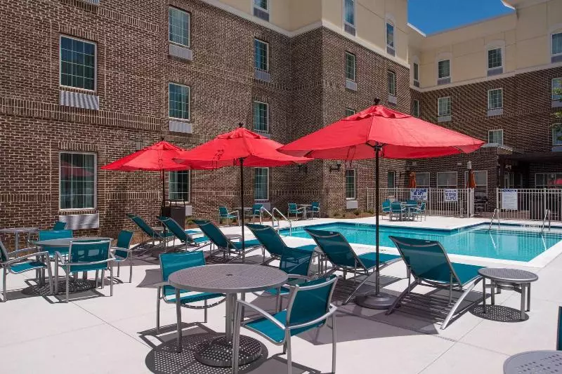 Hotelli Towneplace Suites By Marriott Charlestonwest Ashley