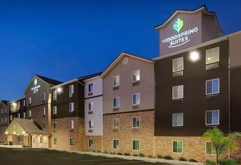 ホテル Woodspring Suites Bakersfield East