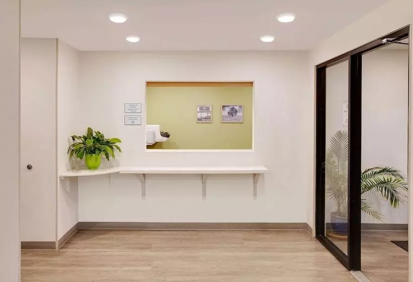 ホテル Woodspring Suites Bakersfield East