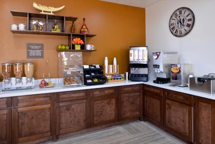 モーテル Scottish Inn & Suites   Conroe