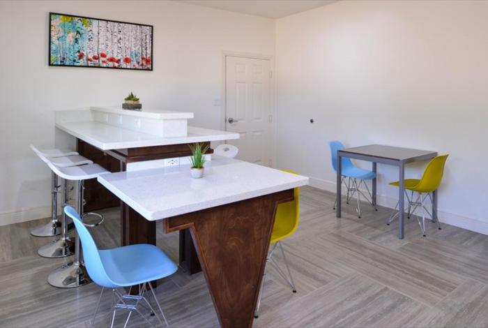 モーテル Scottish Inn & Suites   Conroe