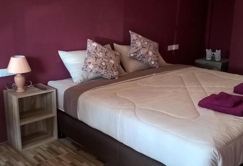 ベッドアンドブレックファースト Aiyara House