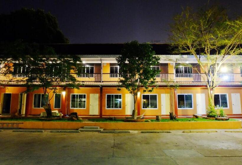 ベッドアンドブレックファースト Aiyara House