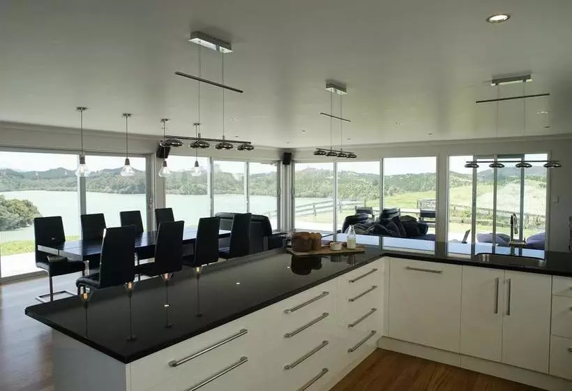 ベッドアンドブレックファースト Bnb Whangaruru