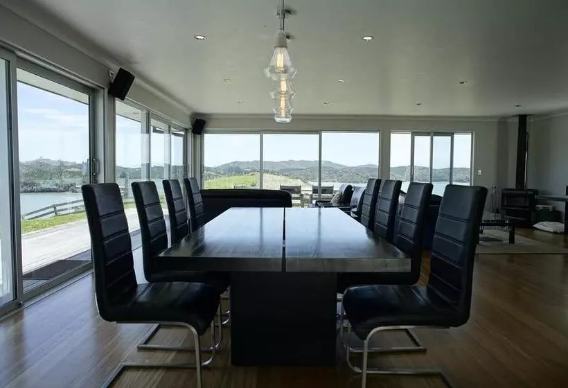 ベッドアンドブレックファースト Bnb Whangaruru