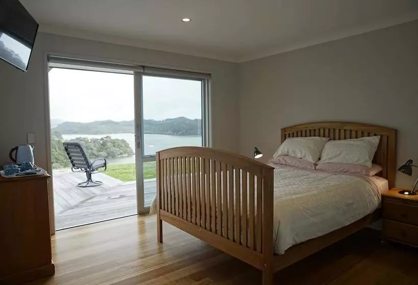 ベッドアンドブレックファースト Bnb Whangaruru