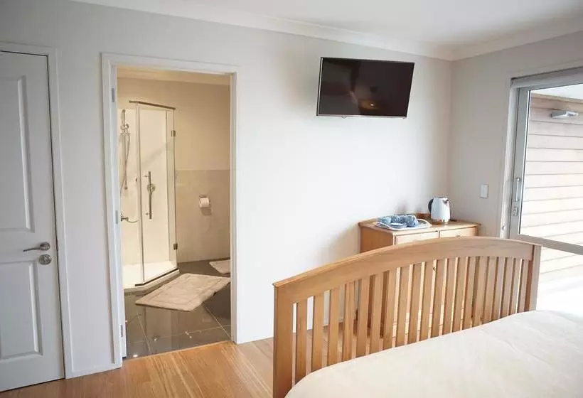 ベッドアンドブレックファースト Bnb Whangaruru