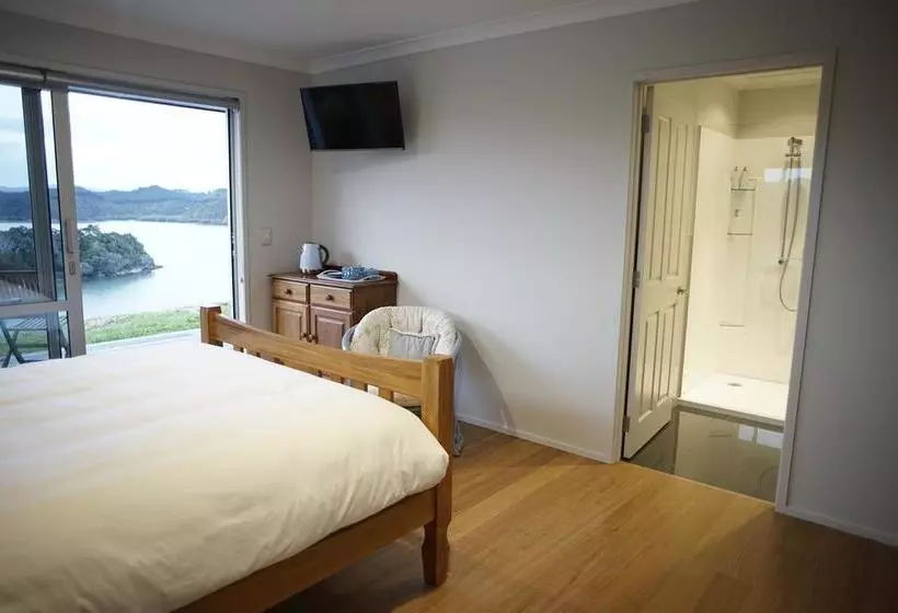 ベッドアンドブレックファースト Bnb Whangaruru