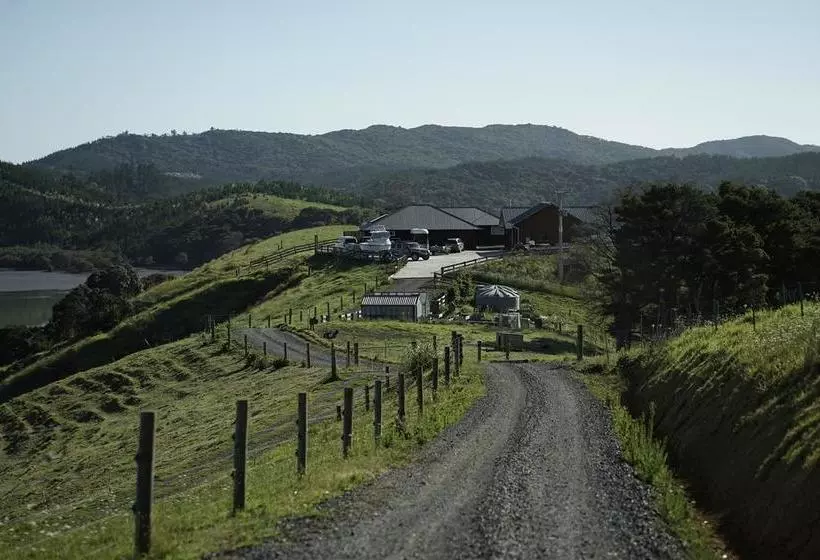 ベッドアンドブレックファースト Bnb Whangaruru