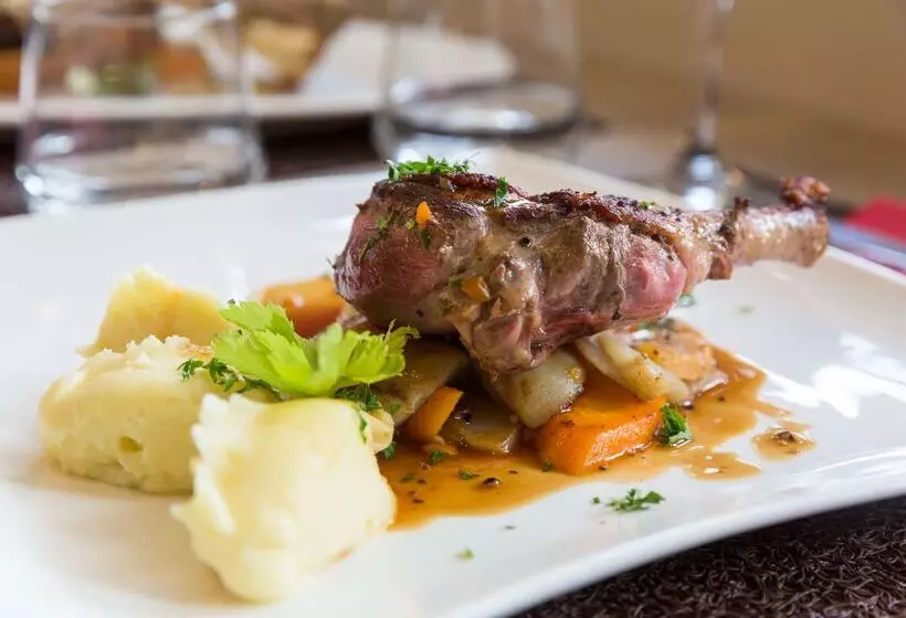 ホテル The Originals City, Le Relais Des Carnutes Brezolles Verneuil Sur Avre