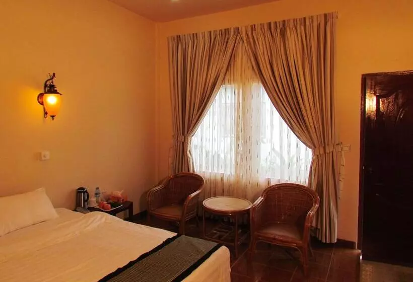 Kyauk Phyu Palace Resort
