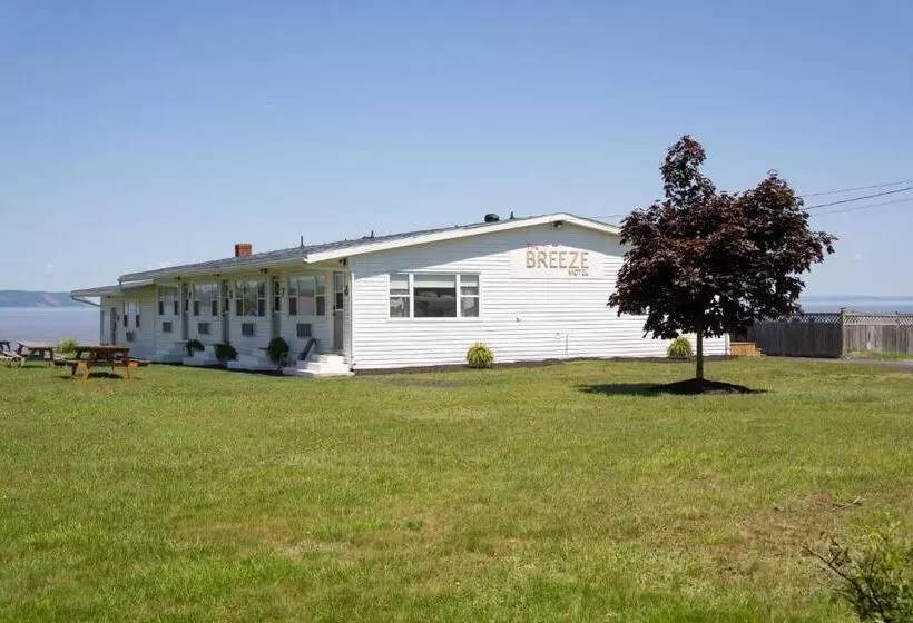 The Breeze Motel
