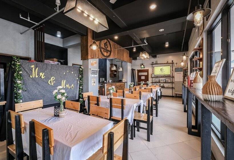 ホテル Governor Forbes Inn   Manila City Center