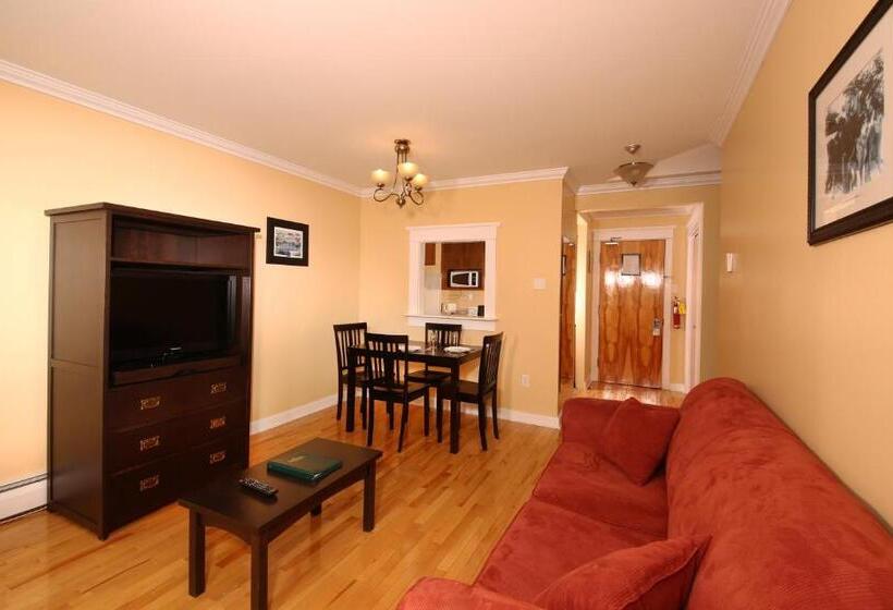 Grenfell Heritage Hotel & Suites