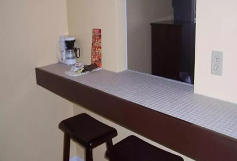 Grenfell Heritage Hotel & Suites