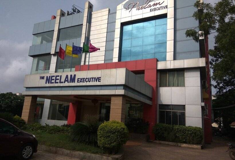 בית מלון כפרי Neelam Executive