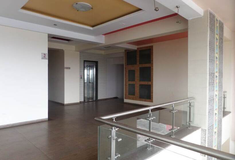 בית מלון כפרי Neelam Executive