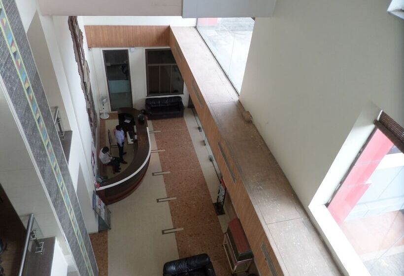 בית מלון כפרי Neelam Executive