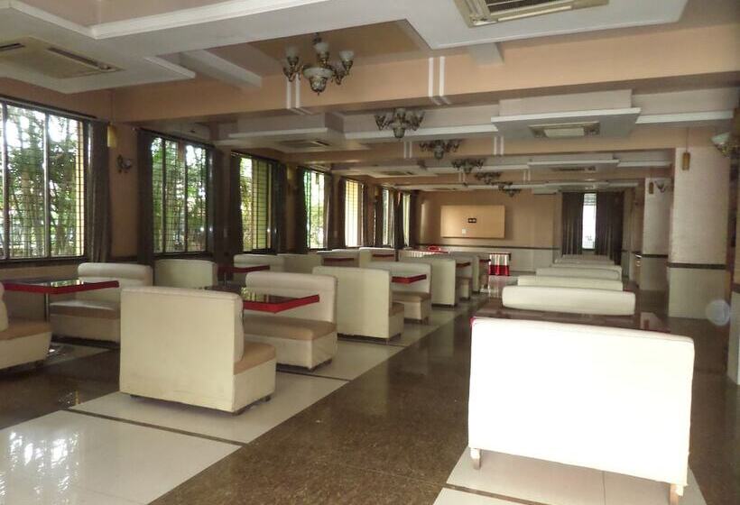 בית מלון כפרי Neelam Executive