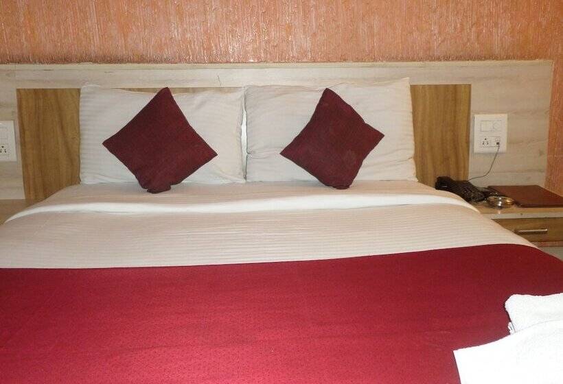 בית מלון כפרי Neelam Executive