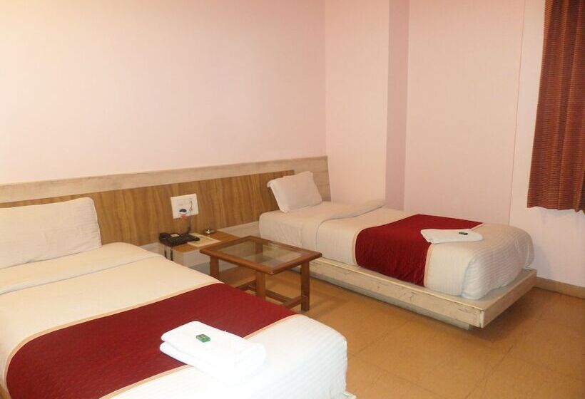 בית מלון כפרי Neelam Executive