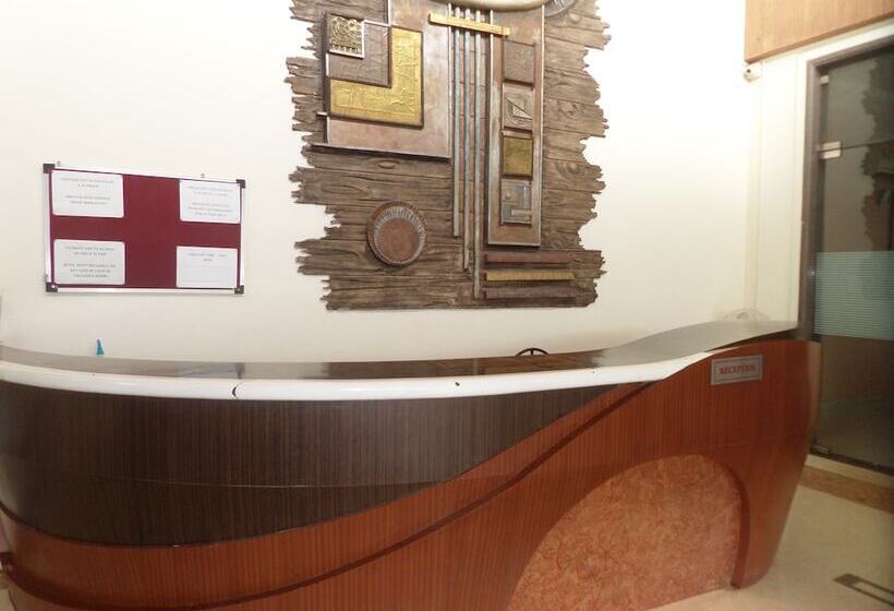 בית מלון כפרי Neelam Executive