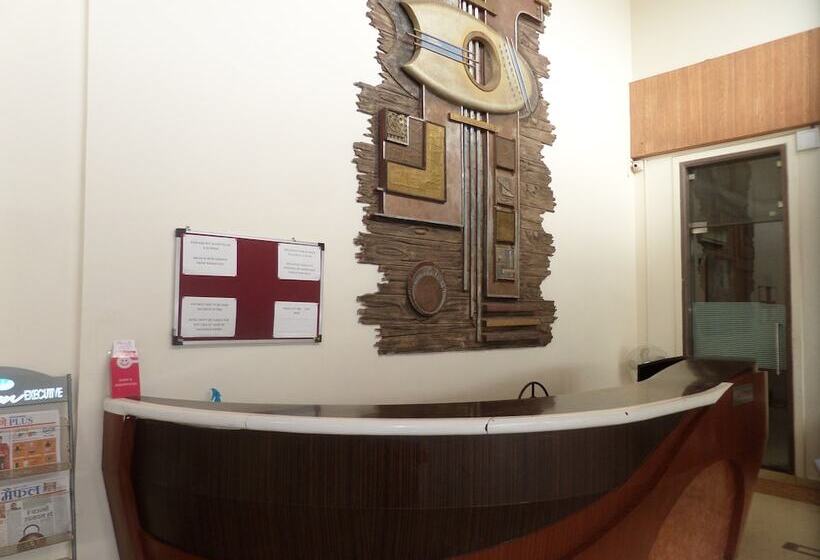 בית מלון כפרי Neelam Executive