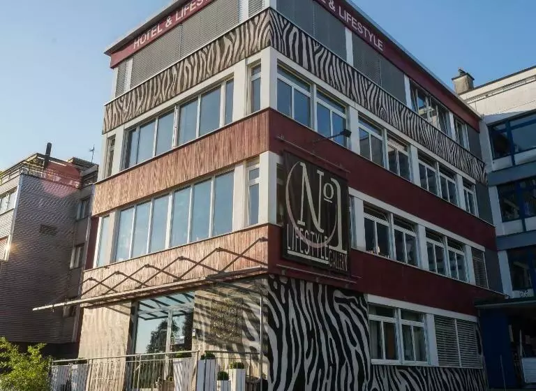 ホテル No1 Art B&b