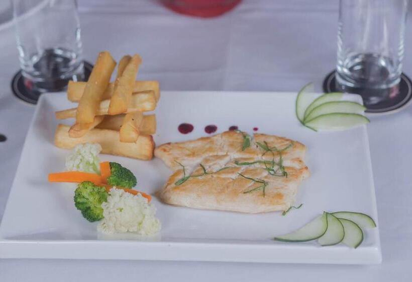 בית מלון כפרי Qallwa Pucallpa