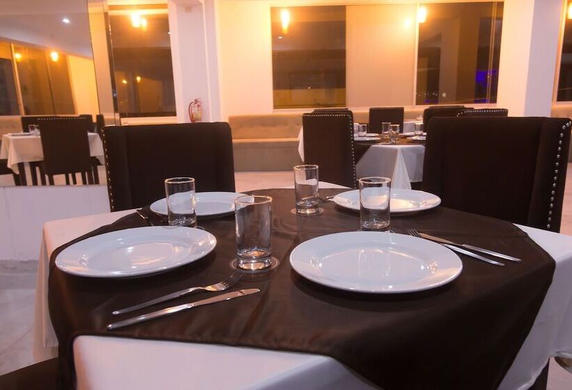 בית מלון כפרי Qallwa Pucallpa