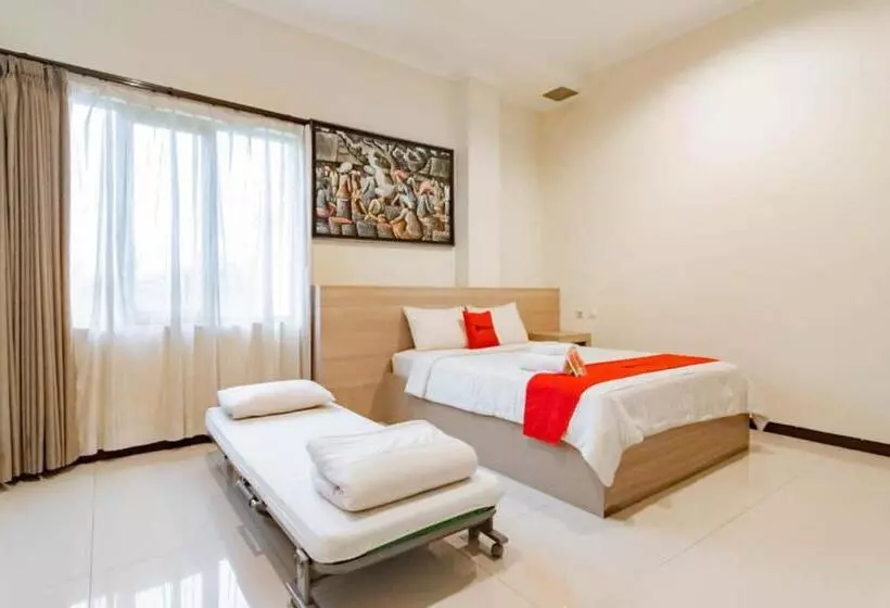 ホテル Reddoorz Near Lembang Park & Zoo 2