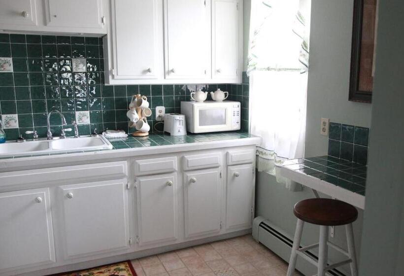 Отель The Winter Inn