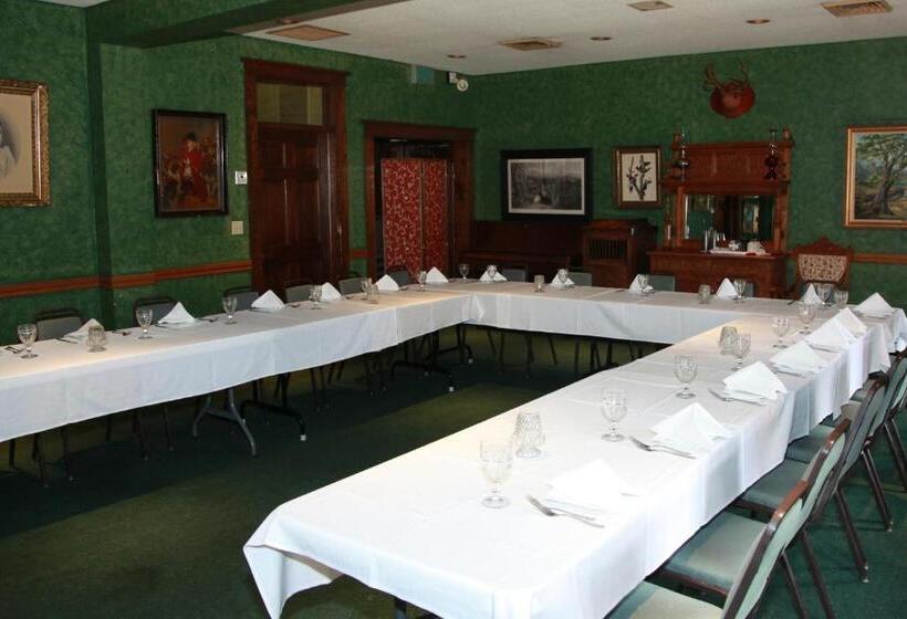 Отель The Winter Inn