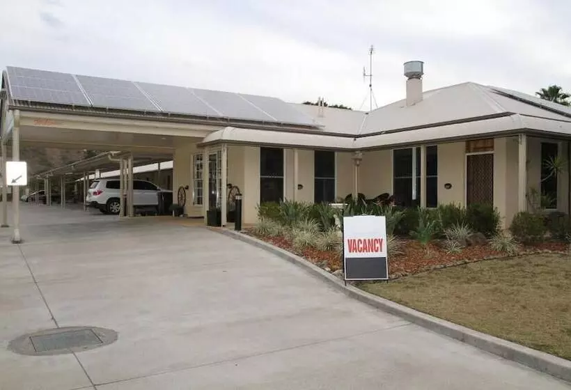 モーテル Country Roads Motor Inn Gayndah