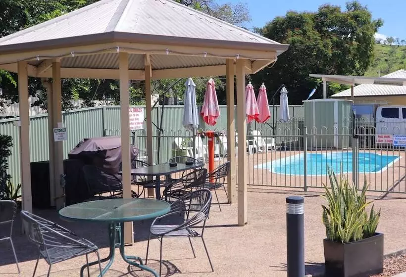 モーテル Country Roads Motor Inn Gayndah