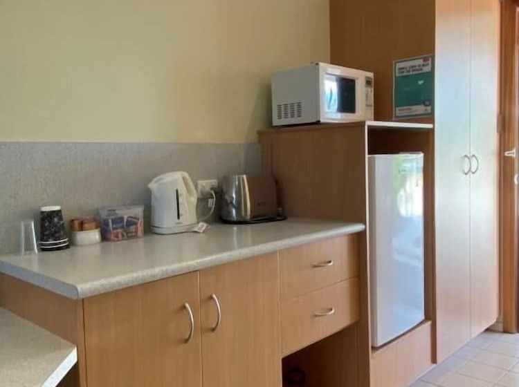 Мотель Country Roads Motor Inn Gayndah